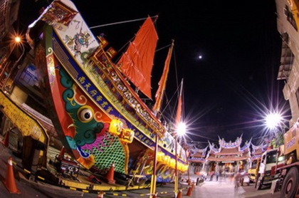 3王爺座船(26日)夜晚駐駕中港慈裕宮。