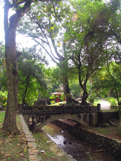 3-2嘉義公園內的橋與小溪